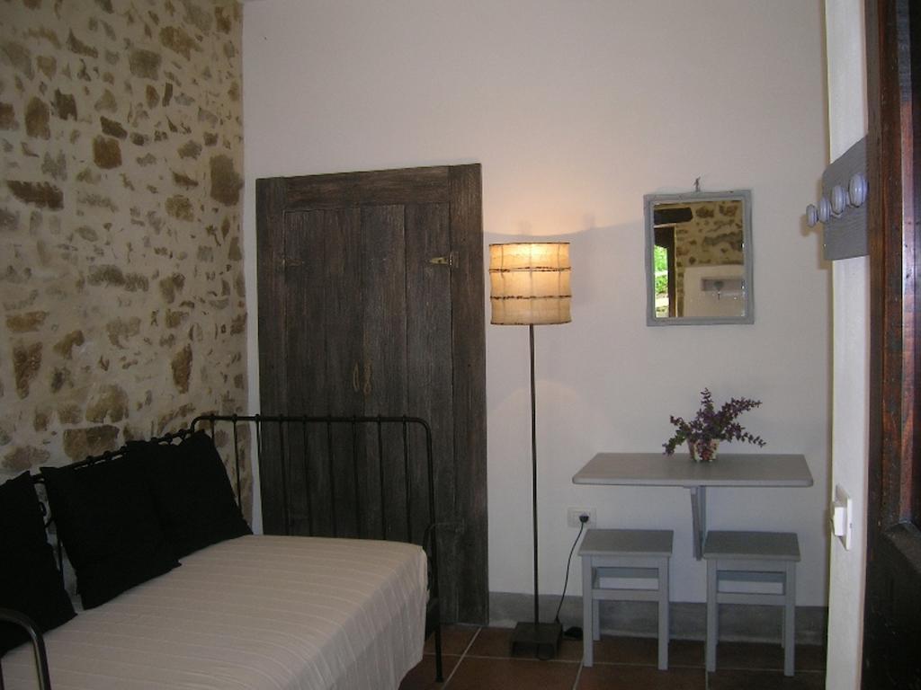 Agriturismo Caresto Villa Carbonesca Екстериор снимка