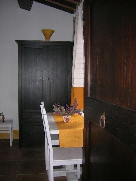 Agriturismo Caresto Villa Carbonesca Стая снимка